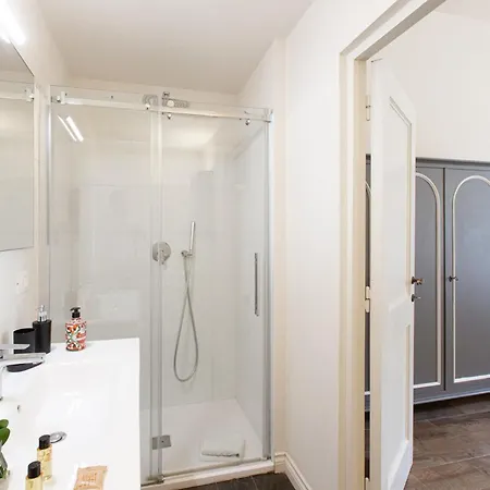 Florence- The Vintage Nook فلورنس